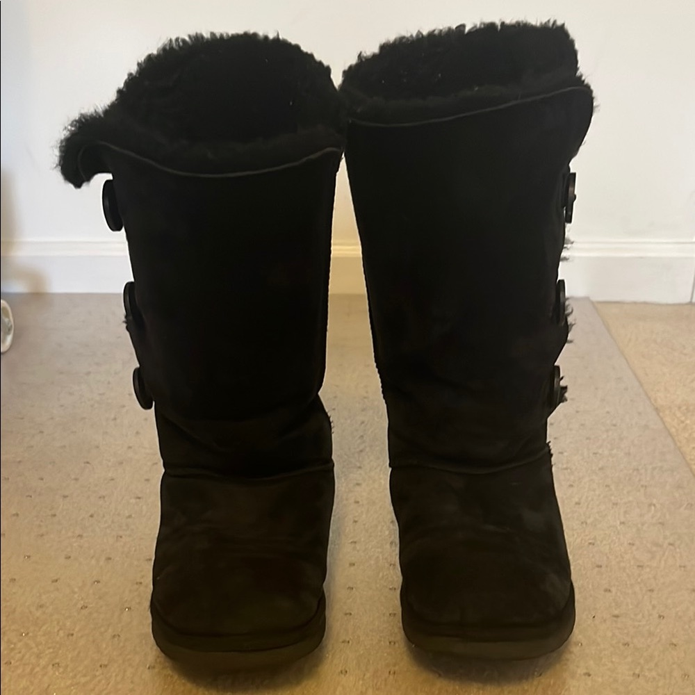 Black Women's UGG Boots (W 9)